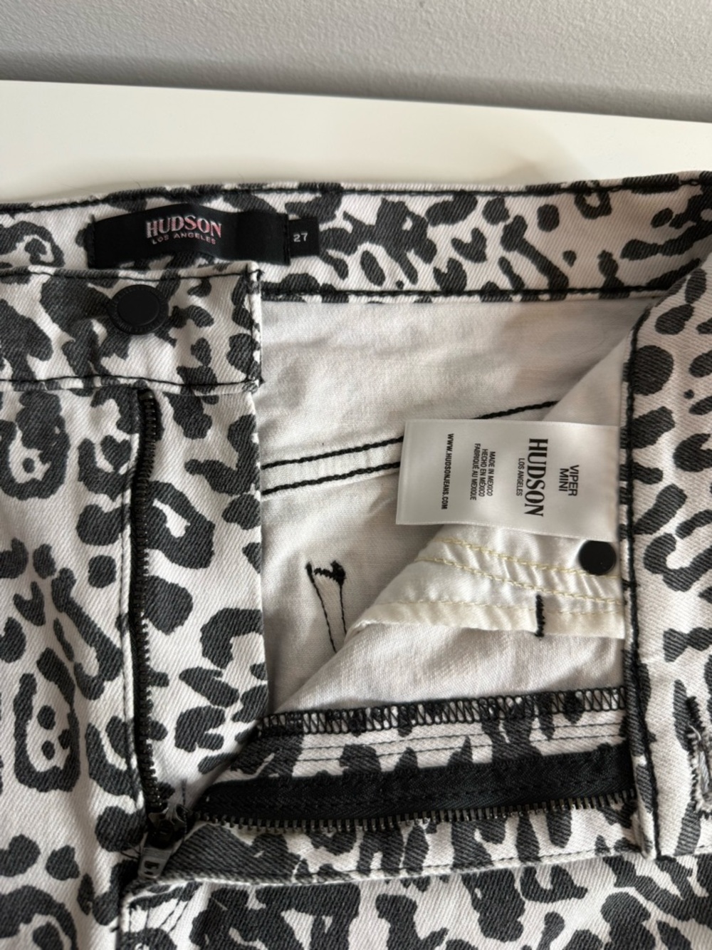 Hudson Jeans Viper Leopard-Print Mini Skirt Black White Size 27 - Picture 5 of 8